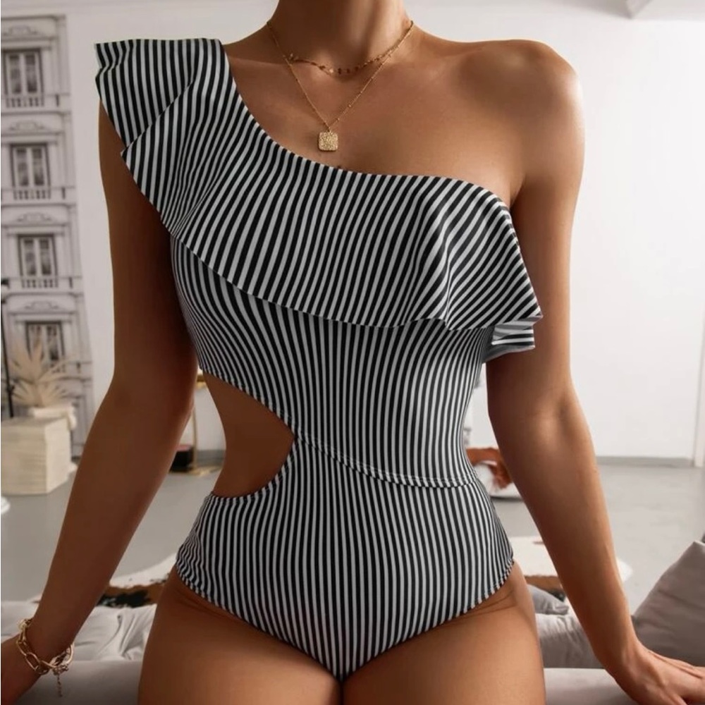 One piece swimsuit